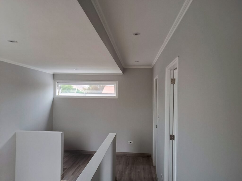 Interior segunto piso casa en Tiltil.